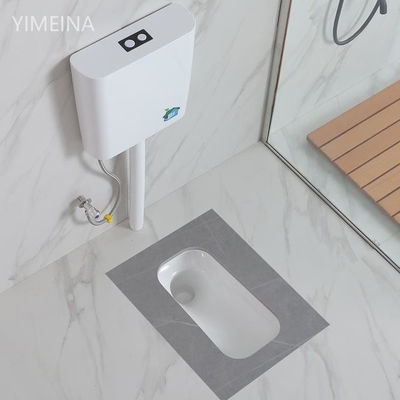 WCのしゃがむ鍋のホテルのEco友好的な水戸棚を洗い流す重力