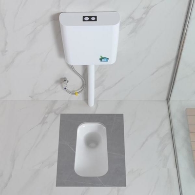 WCのしゃがむ鍋のホテルのEco友好的な水戸棚を洗い流す重力